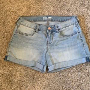 Old navy. Size small. Light wash jean shorts.